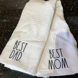 Rae Dunn - BEST MOM/BEST DAD - tea towels